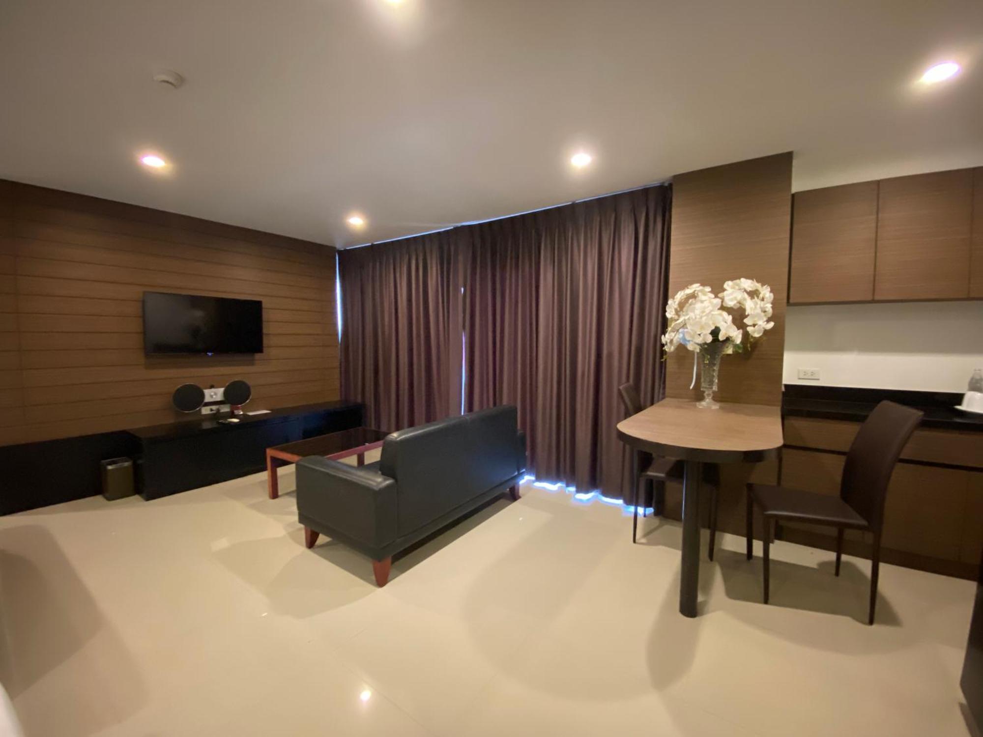 Le Vernissage By Goad Avadhess Hospitality Pattaya Exteriör bild
